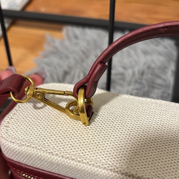 Elegant Cream and Red Women's Handbag - Picture 4 of 5